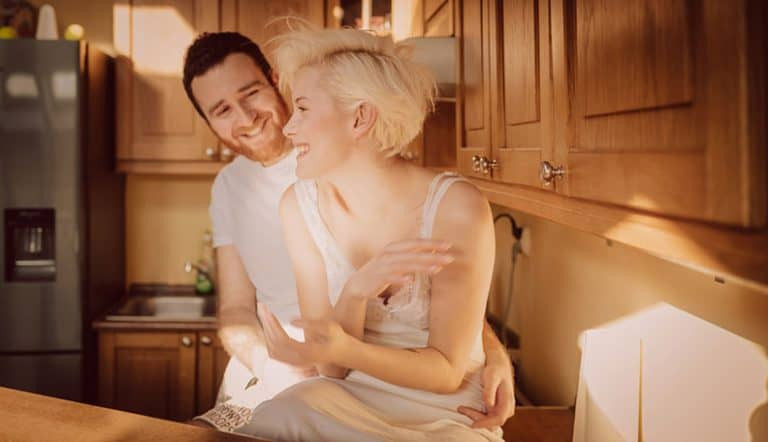 从女性视角看：男人最不“男子气”与最“男子气”的25件事