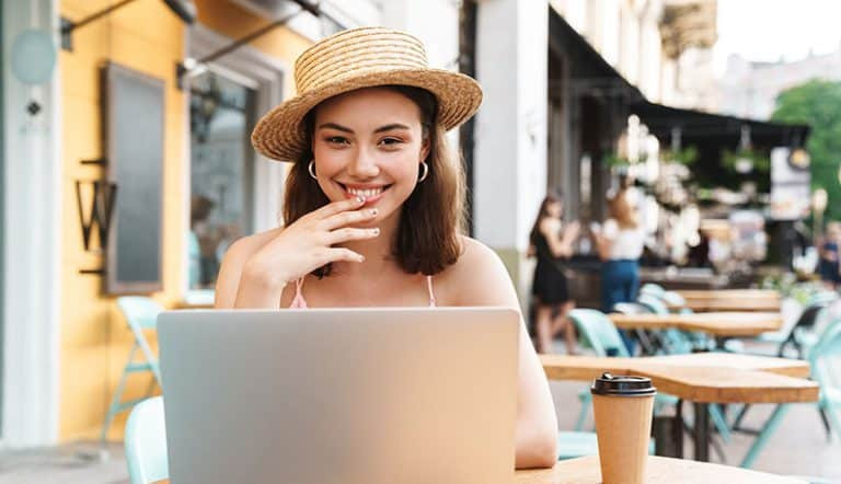 男人必知的女性10大调情信号